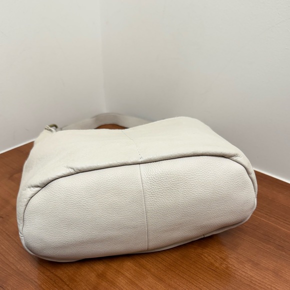 American Leather Company Carrie Hobo Giftable NWT - Picture 4 of 9